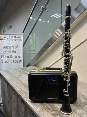 Selmer - CL301 Student Bb Clarinet